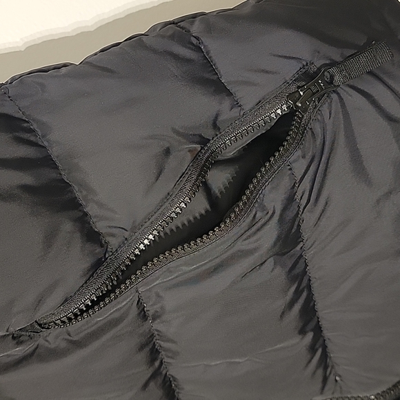 Like new Lands End Goosedown Winter vest W/large pockets for all your gear! - Picture 2 of 10